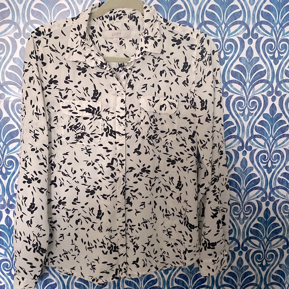 Loft black w/beige accents size small professional blouse